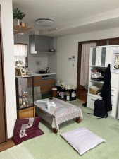 上尾市弁財、中古一戸建ての居間画像です