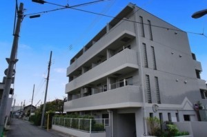 桶川市東、マンションの外観画像です