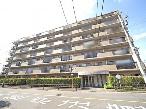 上尾市春日、マンションの外観画像です