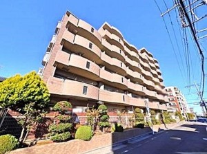 上尾市緑丘、マンションの外観画像です