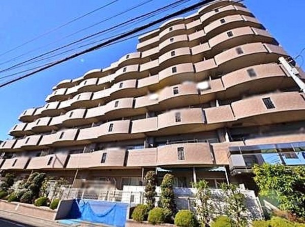 上尾市緑丘、マンションの外観画像です