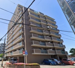 桶川市南、マンションの外観画像です