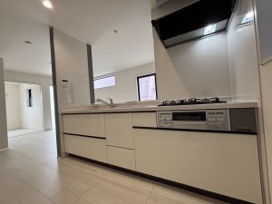 上尾市向山、新築一戸建てのキッチン画像です