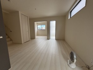 上尾市向山、新築一戸建ての居間画像です