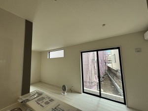 上尾市向山、新築一戸建ての居間画像です