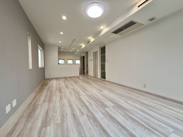 八潮市古新田、新築一戸建ての画像です