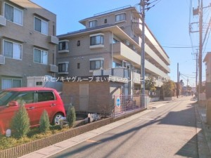 桶川市鴨川、マンションの画像です