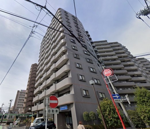 上尾市柏座、マンションの外観画像です