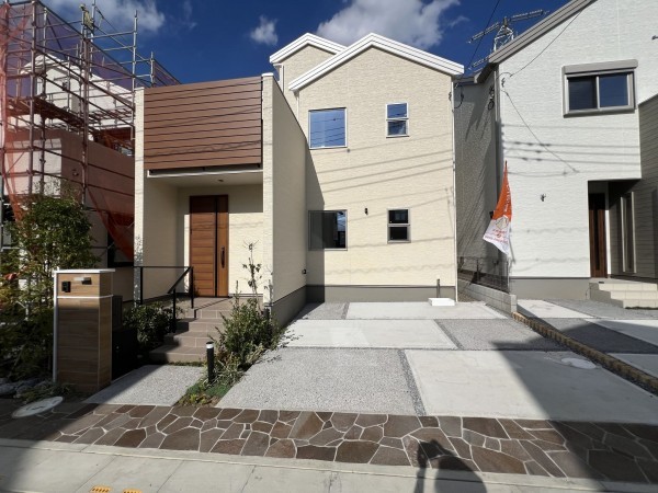 八潮市古新田、新築一戸建ての画像です