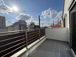 八潮市古新田、新築一戸建てのバルコニー画像です