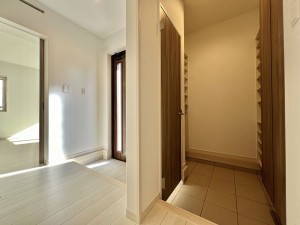 八潮市古新田、新築一戸建ての画像です