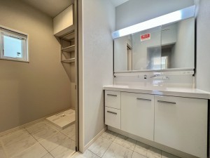 八潮市古新田、新築一戸建ての画像です
