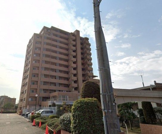 桶川市鴨川、マンションの外観画像です