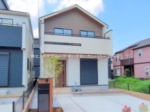 上尾市小泉、新築一戸建ての外観画像です