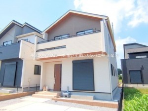 上尾市小泉、新築一戸建ての外観画像です