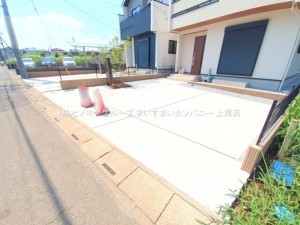 上尾市小泉、新築一戸建ての駐車場画像です