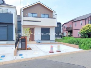 上尾市小泉、新築一戸建ての外観画像です