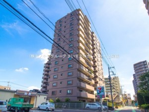 上尾市上町、マンションの画像です