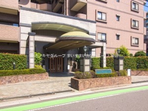 上尾市上町、マンションの画像です