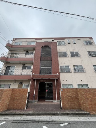 上尾市愛宕、マンションの画像です