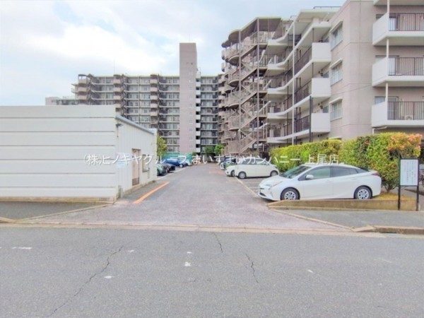 上尾市柏座、マンションの画像です