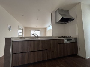 上尾市向山、新築一戸建てのキッチン画像です