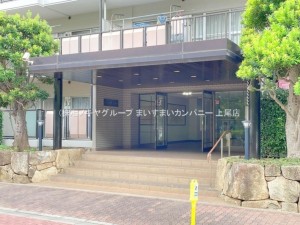 上尾市柏座、マンションのエントランス画像です