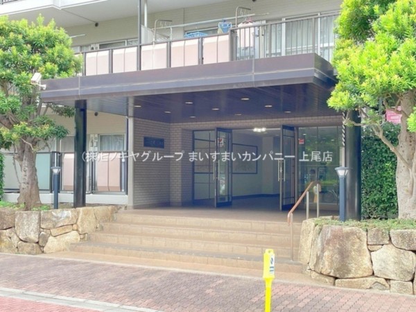 上尾市柏座、マンションのエントランス画像です