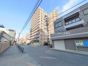上尾市柏座、マンションの画像です