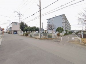 上尾市西宮下、マンションの画像です