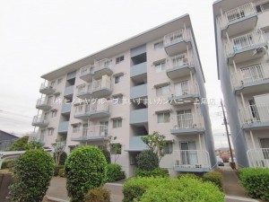 上尾市西宮下、マンションの画像です