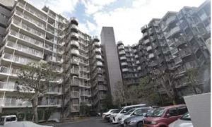 上尾市柏座、マンションの画像です