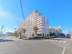 上尾市谷津、マンションの画像です