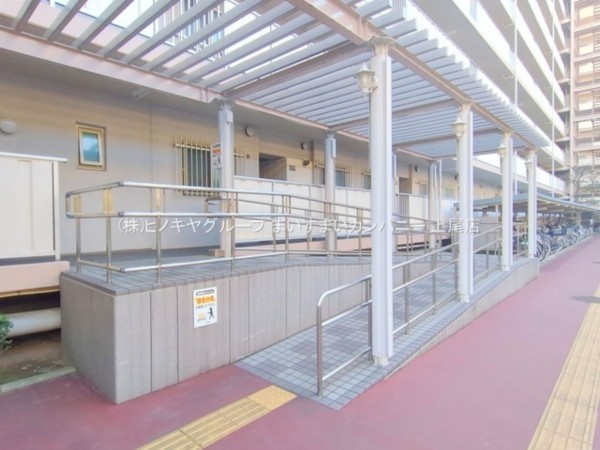 上尾市谷津、マンションの画像です