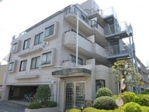 桶川市西、マンションの外観画像です