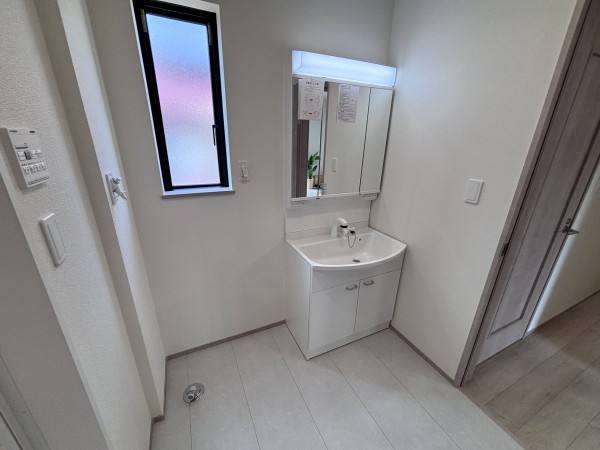 上尾市大字上尾村、新築一戸建ての画像です