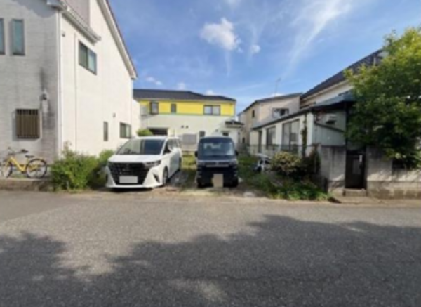 上尾市向山、土地の前面道路を含む現地写真画像です