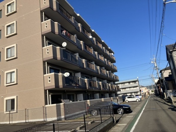 静岡市駿河区西島、マンションの画像です
