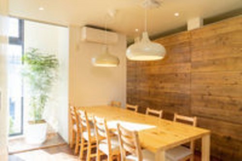 落ち着いてご相談されたい方には個室もご用意しております